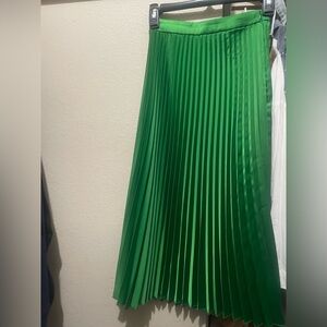 Elegant Green Pleated Skirt size 24